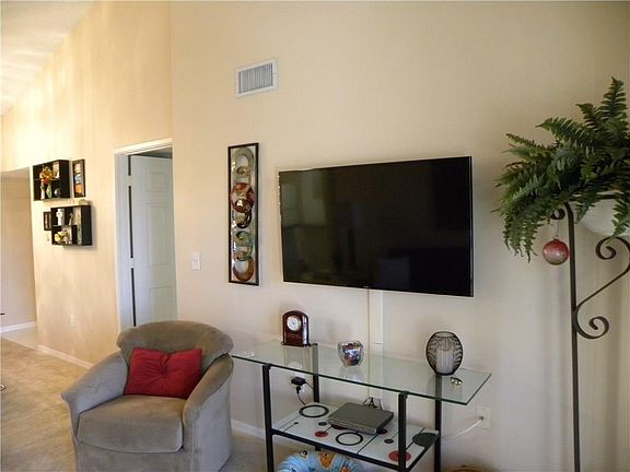 5th image of 1650 N 42nd Cir APT 202