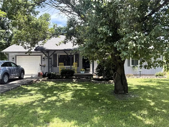 1302 Cumberland St, Burlington, KS 66839