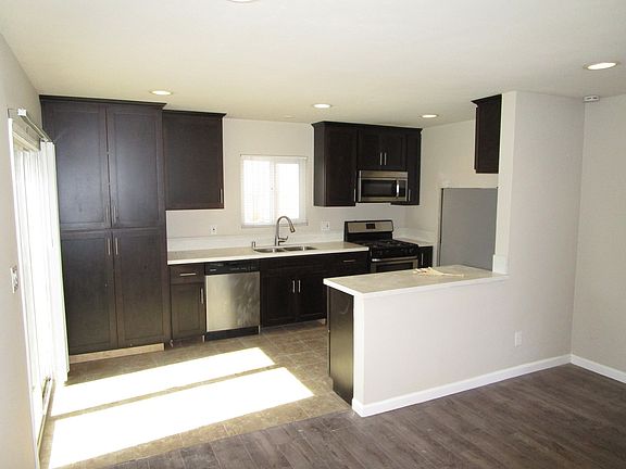 2nd image of 612-618 S 32nd St