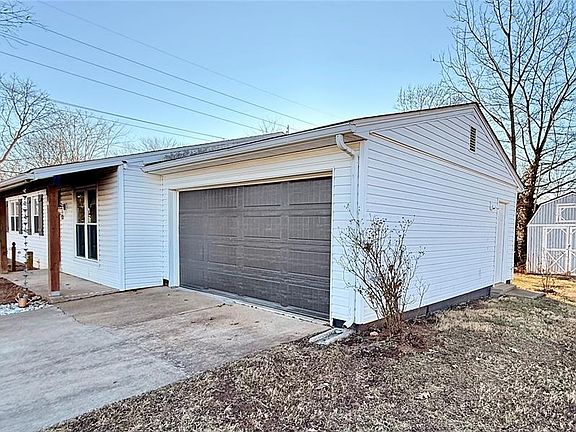 4th image of 101 Meadowbrook Dr