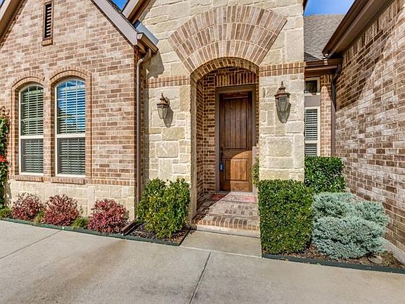 4th image of 752 Caveson Dr
