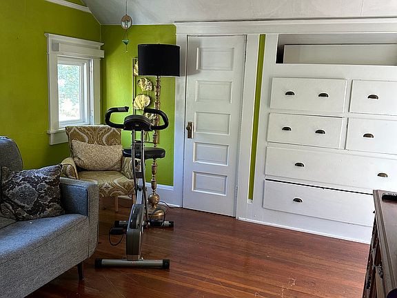 3rd image of 228 NW 8th St #2