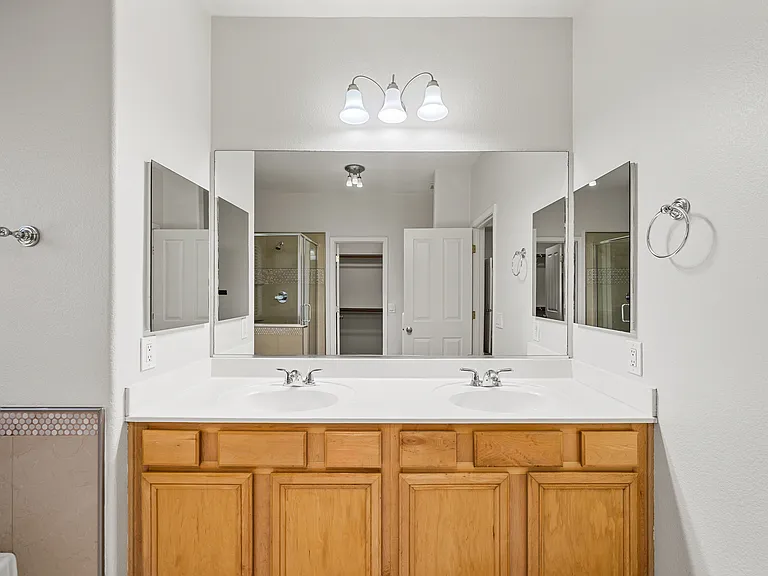 15929 W Custer Ln — Photo 23