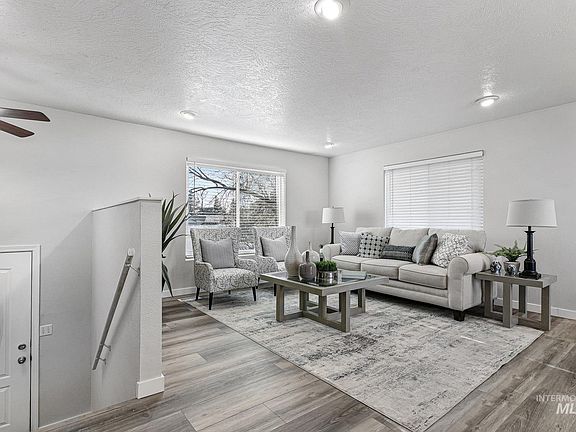 4th image of 278 E Ranch Dr