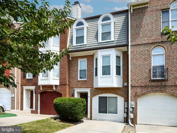 42 Victoria Sq, Frederick, MD 21702