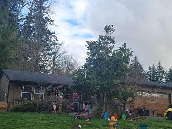 3rd image of 131 Alder St