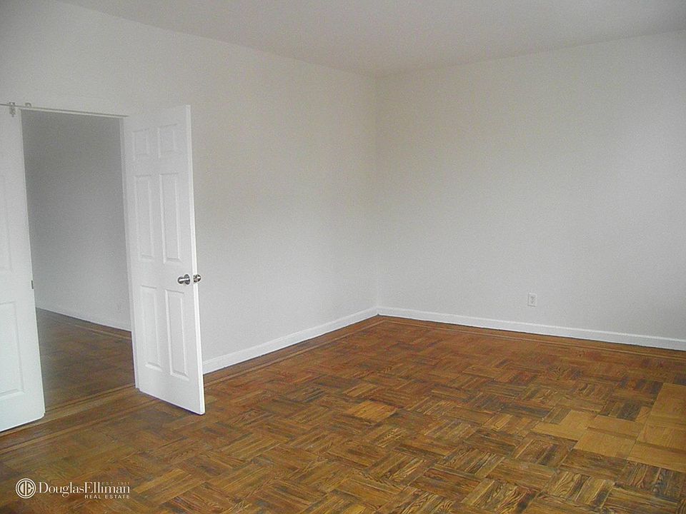2nd image of 2144 Ellis Ave #2
