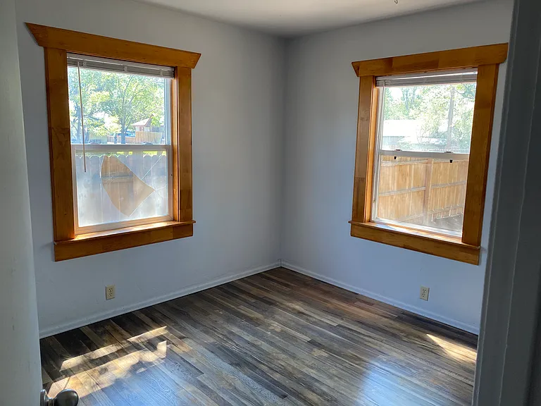 1922 Franklin St #1922 — Photo 7