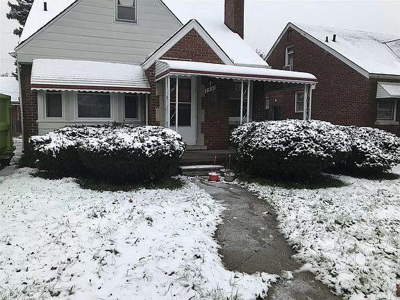5th image of 7451 Grandmont Ave