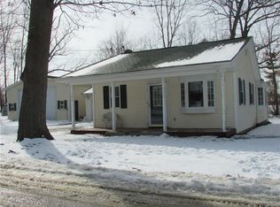 206 Oak Grove Dr, Columbiaville, MI 48421