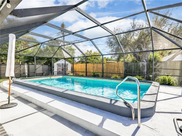 2142 Crystal DR, FORT MYERS, FL 33907