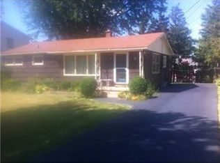 16 Parkside Dr, Lancaster, NY 14086