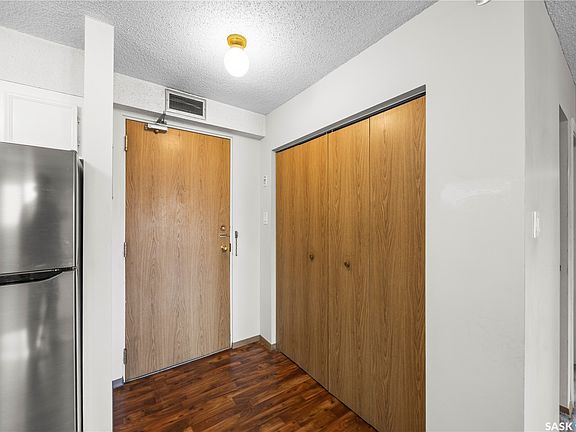4th image of 405 5th Avenue N #404