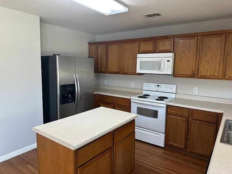 1117 Acacia Dr — Photo 15