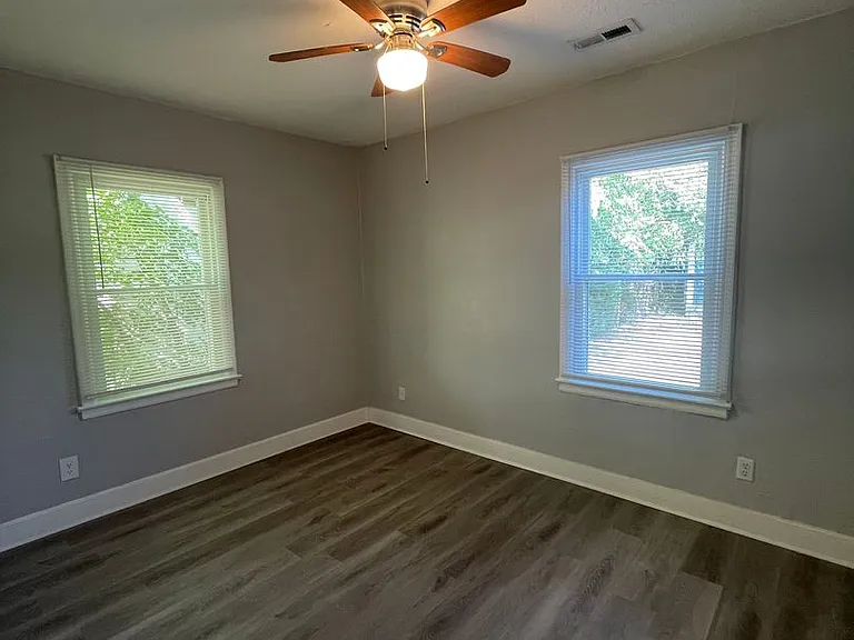 1112 Lee Ave — Photo 10
