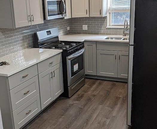 2nd image of 1156 Pine St #1