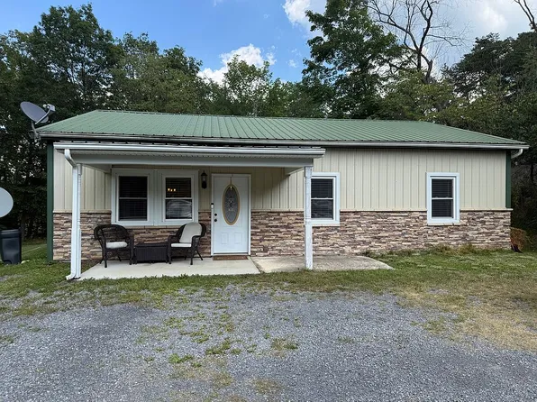 9882 Lunice Creek Hwy, Maysville, WV 26833