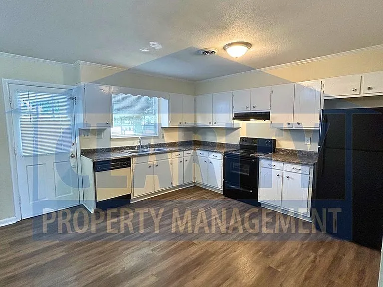 322 20th St NE — Photo 7