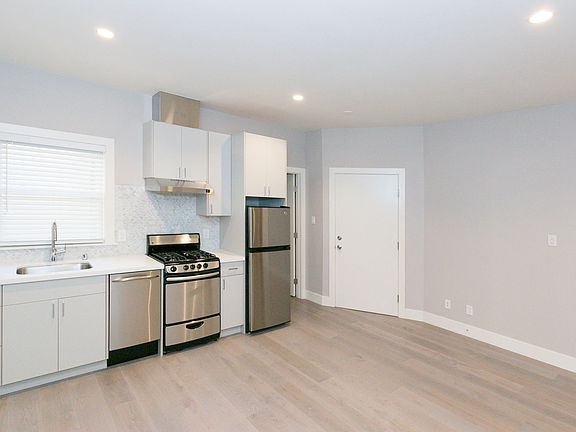 4th image of 1658 Sacramento St #8458679