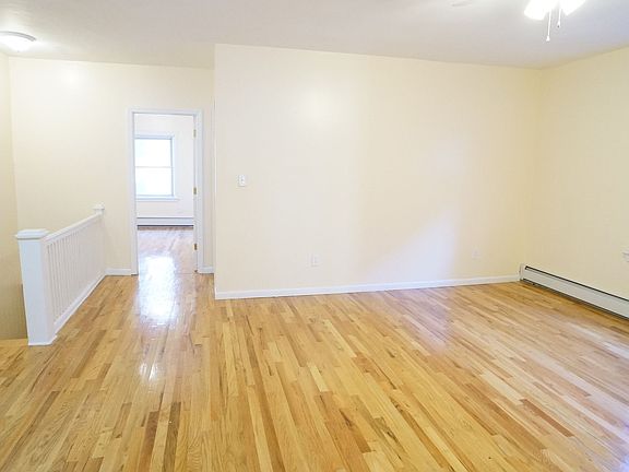 2nd image of 176 W 225th St #2