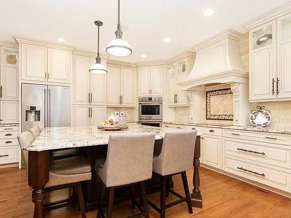 2nd image of 11422 Wexford Dr