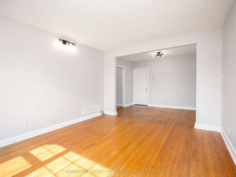 32 Maywood Park #UPPER — Photo 8