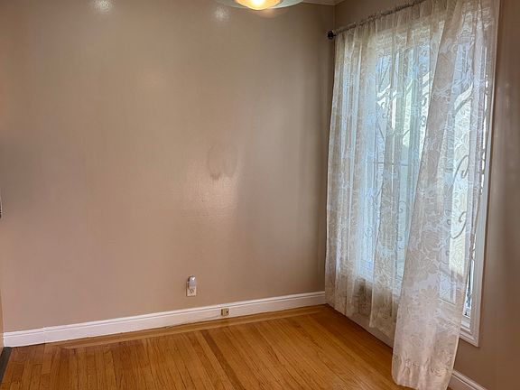 4th image of 110 Byxbee St