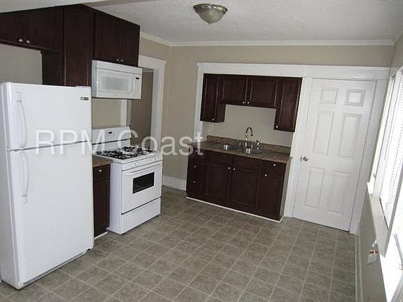 3rd image of 1468 W 19th St