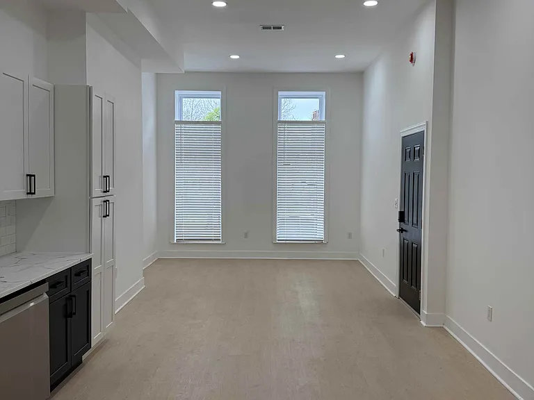 1012 W Lanvale St #1 — Photo 13