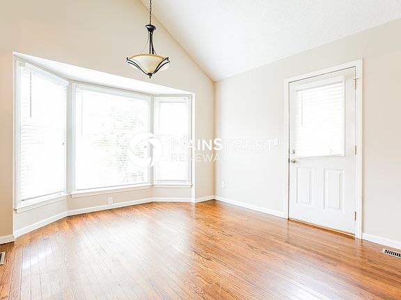 5th image of 701 York Dr