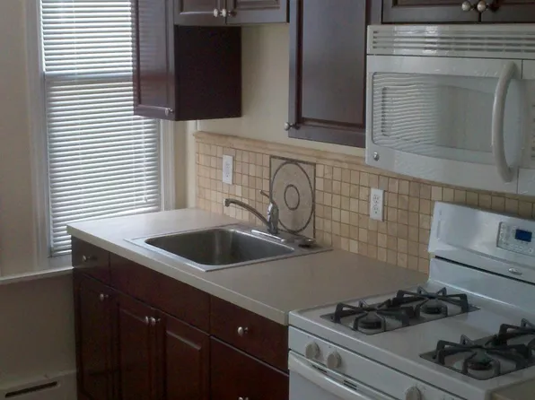 2115 S 11th St APT 3F, Philadelphia, PA 19148