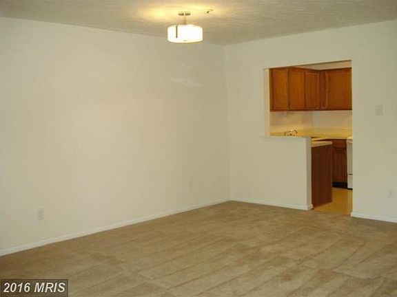 3rd image of 8 Russell Ave Unit 308