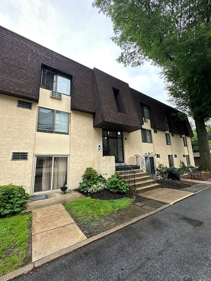 100 W Baltimore Pike — Photo 1