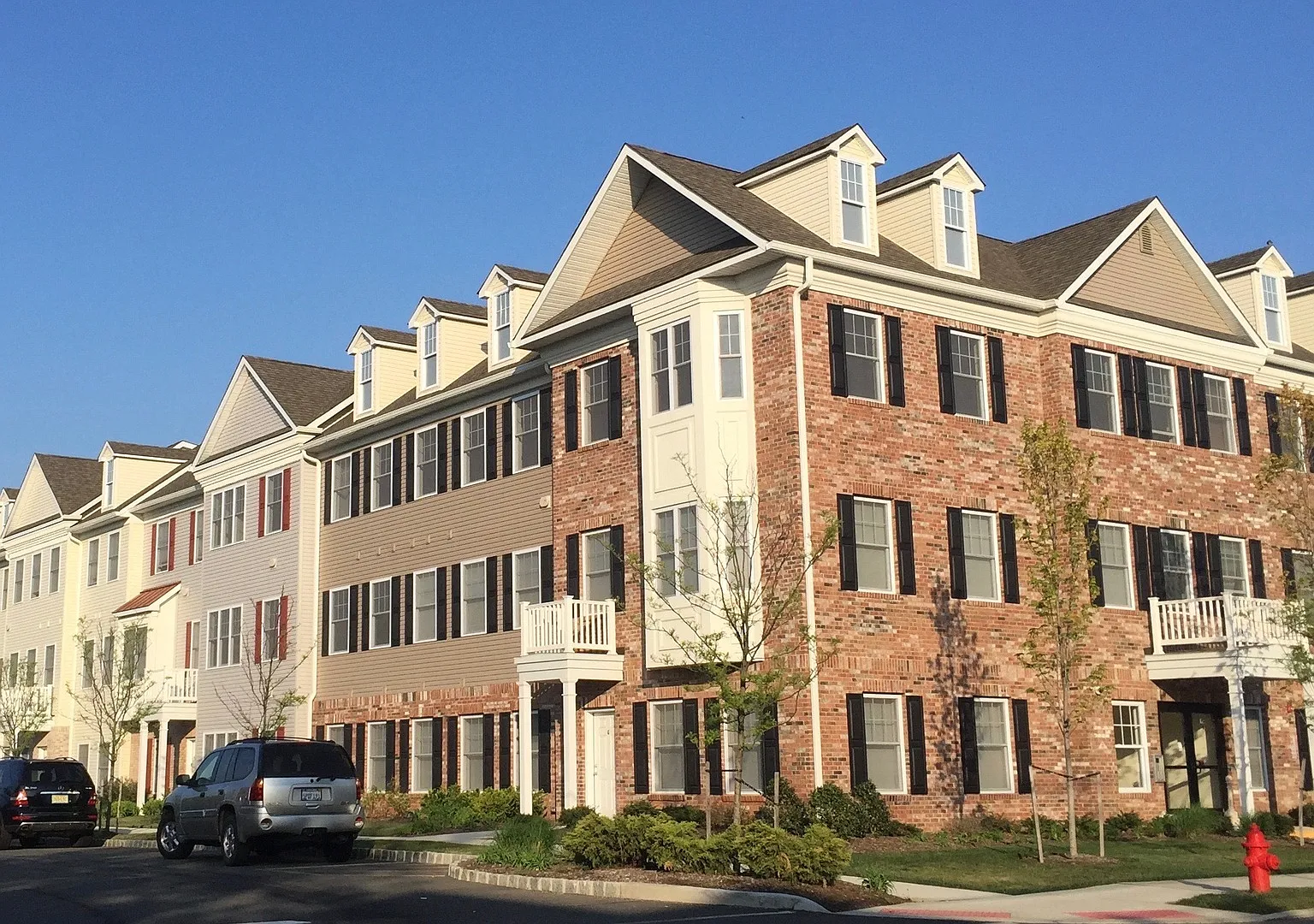 Suburban Square Apartments in the heart of Metuchen — Photo 3