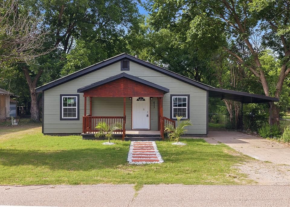 1st image of 413 3rd St SE