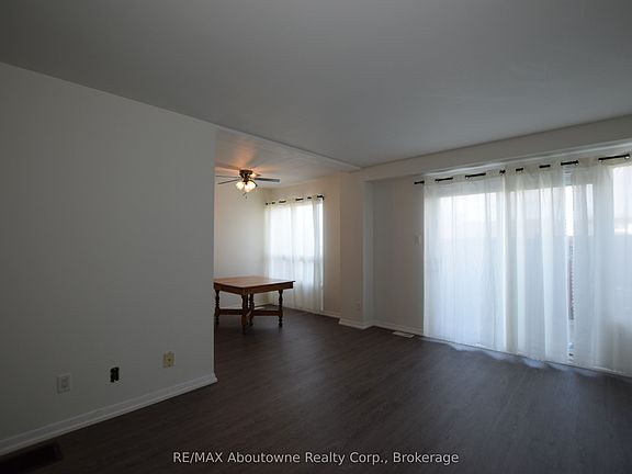 4th image of 176 Henry St #25