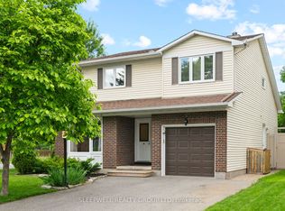66 Parsons Ridge Rd, Ottawa, ON K2L 2X4