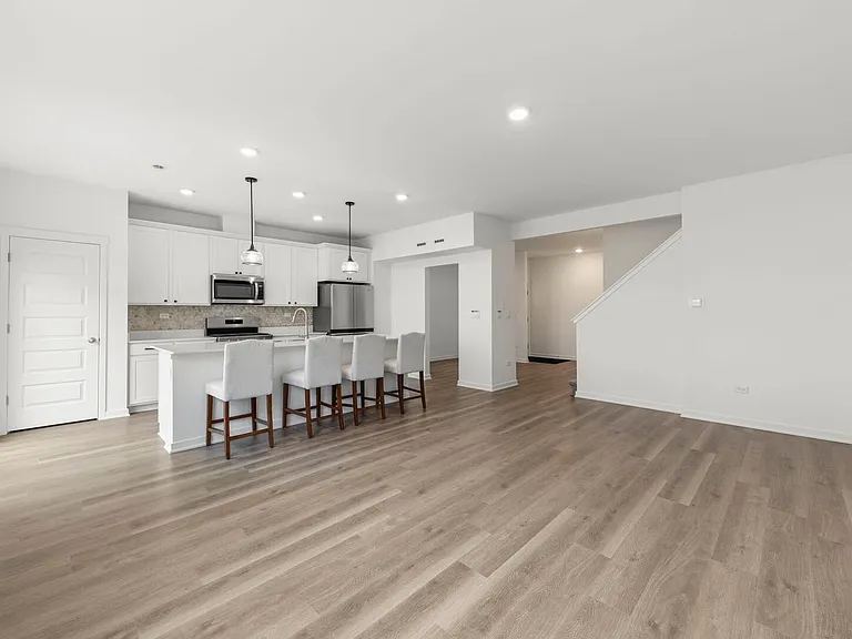 1733 Stable Ln — Photo 6