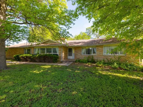 3700 Palos Verdes Cir, Valley Center, KS 67147