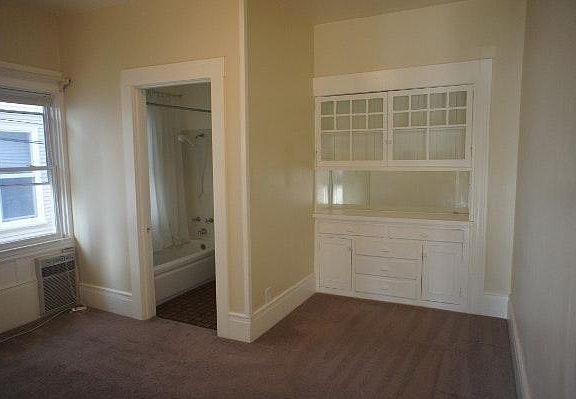 2nd image of 1117 U St APT E