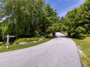 33 Summer Hill Rd, Cullowhee, NC 28723