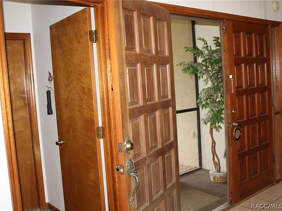 3rd image of 465 E Kinglet Ave