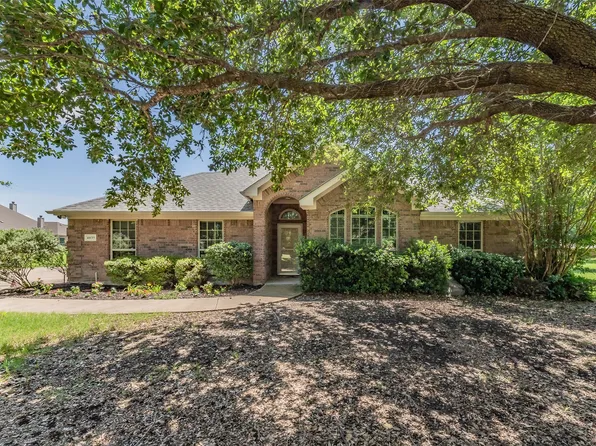4035 Palomino Dr, Benbrook, TX 76116