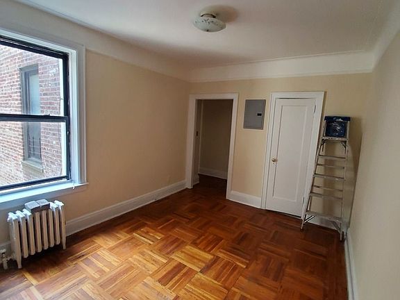2nd image of 2814 42nd St APT 2