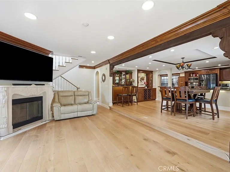 227 S Irena Ave — Photo 15