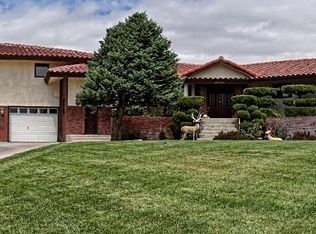 19924 Cronese Ln, Apple Valley, CA 92308