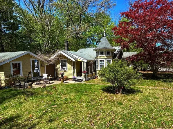 68 Depot St, Duxbury, MA 02332