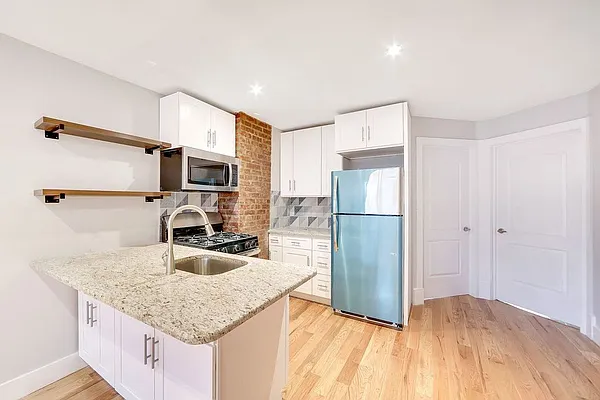 Rented by CRG Realty Inc | media 6