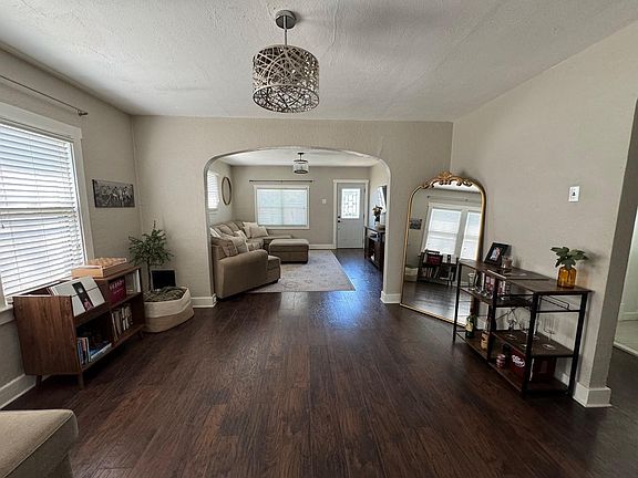 4th image of 1036 Charleville Ave