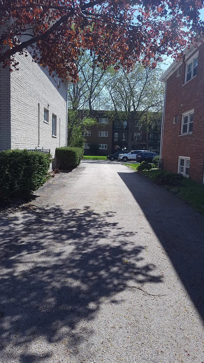 Building Photo - 9606 Kedvale Ave #1A